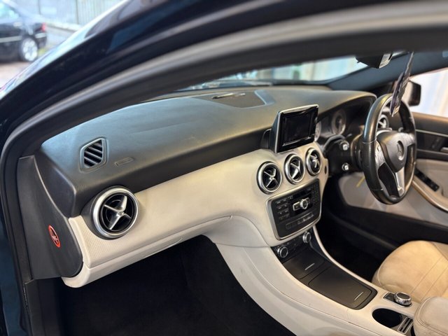 2014 Mercedes-Benz A-Class 1.5L Sport 5dr - Photo 2