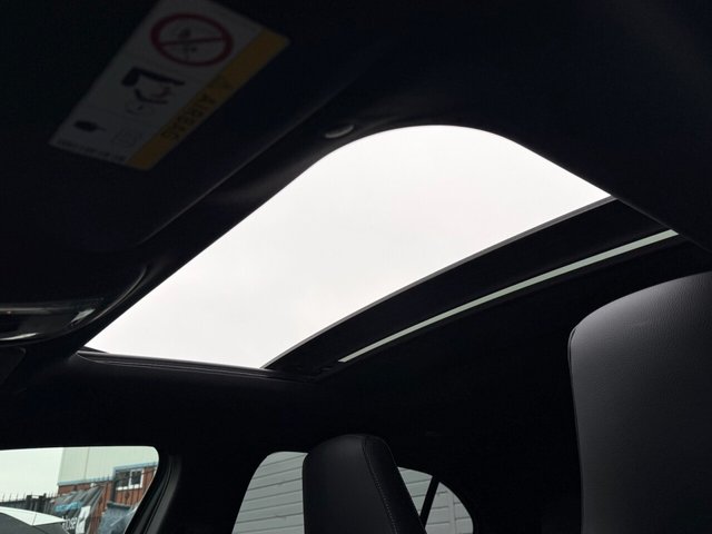 2021 MERCEDES-BENZ A-CLASS 2.0 A250 Exclusive Edition Plus Hatchback 5dr Petrol 7G-DCT Euro 6 (s/s) (224 ps) - Photo 3