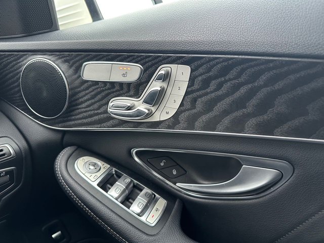 2020 MERCEDES-BENZ C-CLASS 2.0 C300d AMG Line Edition (Premium) Saloon 4dr Diesel G-Tronic+ Euro 6 (s/s) (245 ps) - Photo 12