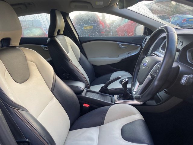 2014 Volvo V40 Cross Country 2L Lux Nav 5dr - Photo 11