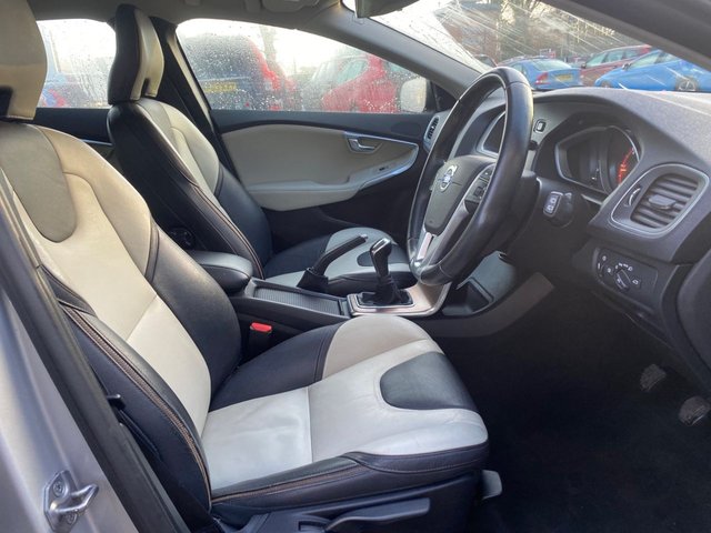 2014 Volvo V40 Cross Country 2L Lux Nav 5dr - Photo 12