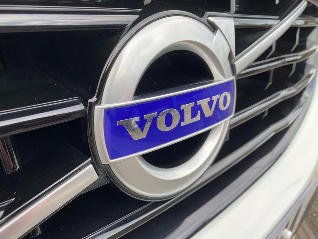 USED 2017 17 VOLVO XC60 2.4 D5 R-Design Lux Nav SUV 5dr Diesel Auto AWD Euro 6 (s/s) (220 ps) LOVELY LOW MILEAGE FULL HISTORY