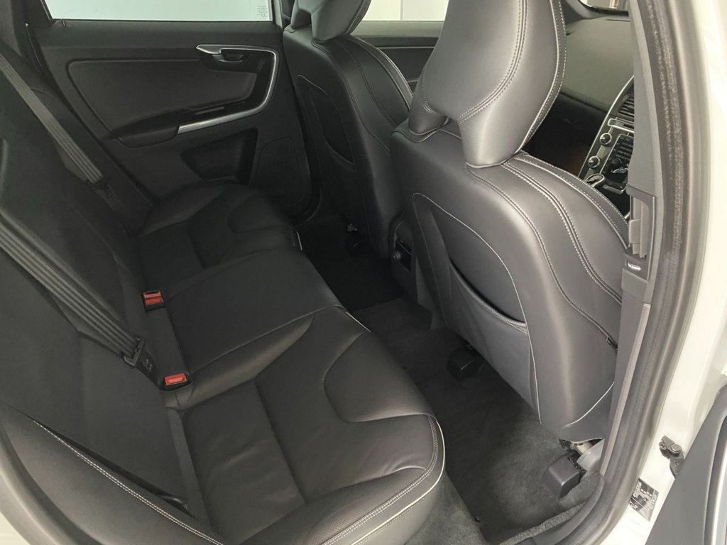 USED 2017 17 VOLVO XC60 2.4 D5 R-Design Lux Nav SUV 5dr Diesel Auto AWD Euro 6 (s/s) (220 ps) LOVELY LOW MILEAGE FULL HISTORY