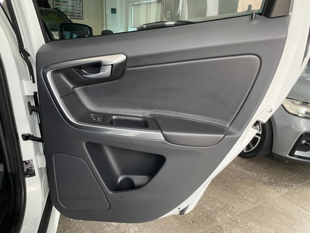 USED 2017 17 VOLVO XC60 2.4 D5 R-Design Lux Nav SUV 5dr Diesel Auto AWD Euro 6 (s/s) (220 ps) LOVELY LOW MILEAGE FULL HISTORY