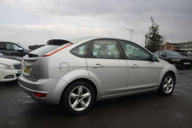 2010 FORD FOCUS - Photo 8