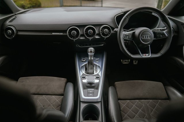 2019 Audi TT 2L S Line 3dr - Photo 2