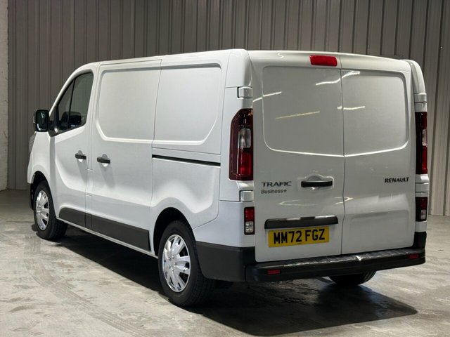 2023 RENAULT TRAFIC - Photo 2