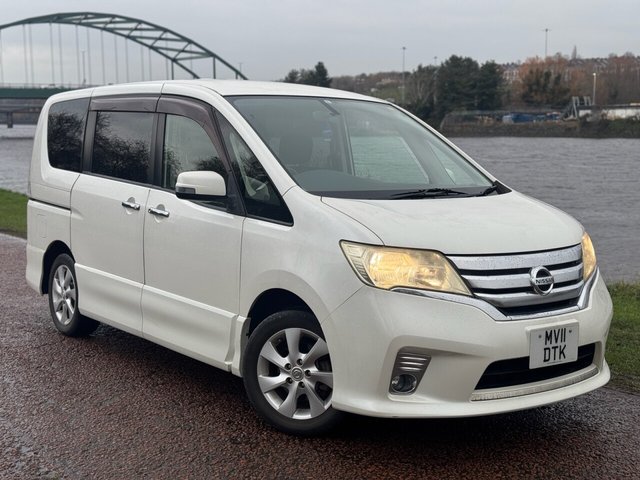 2011 Nissan Serena 2.0L photo