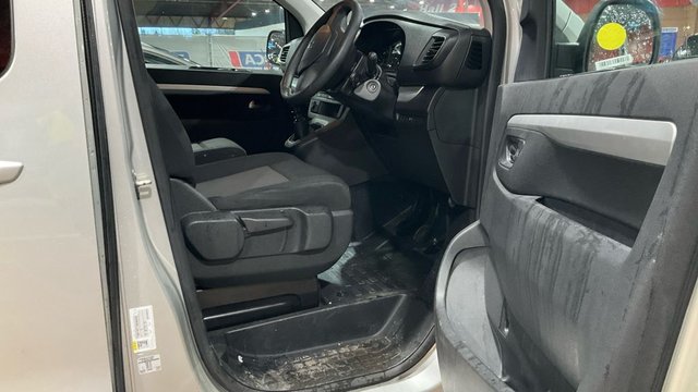 2019 PEUGEOT TRAVELLER - Photo 7