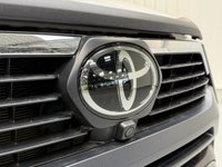USED 2023 73 TOYOTA HI-LUX 2.8 D-4D Invincible X Pickup DCB 4dr Diesel Auto 4WD 204 bhp * NO VAT * 