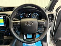 USED 2023 73 TOYOTA HI-LUX 2.8 D-4D Invincible X Pickup DCB 4dr Diesel Auto 4WD 204 bhp * NO VAT * 