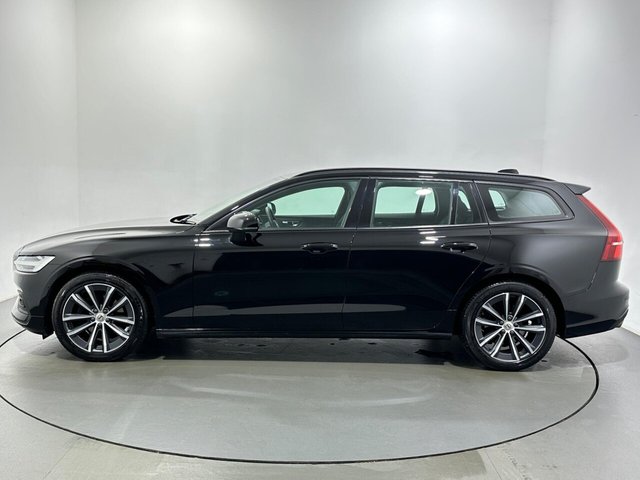 2022 Volvo V60 - Photo 5