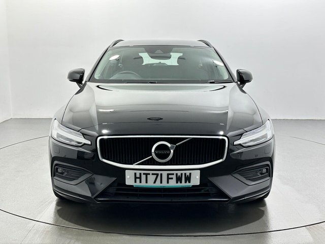 2022 Volvo V60 - Photo 3
