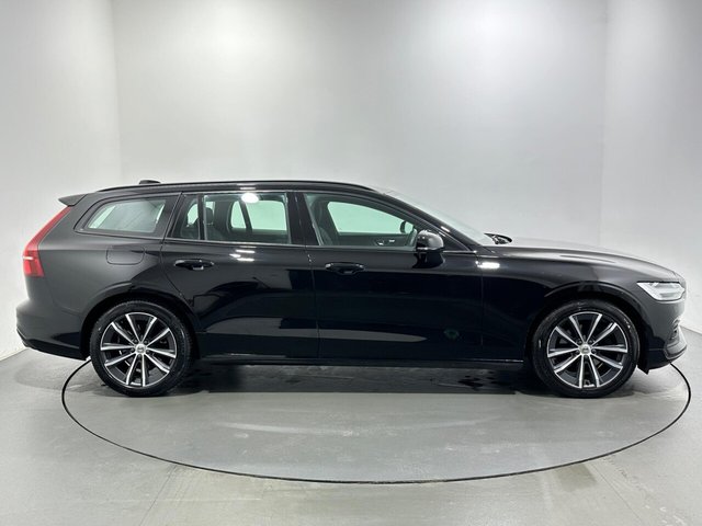 2022 Volvo V60 - Photo 9