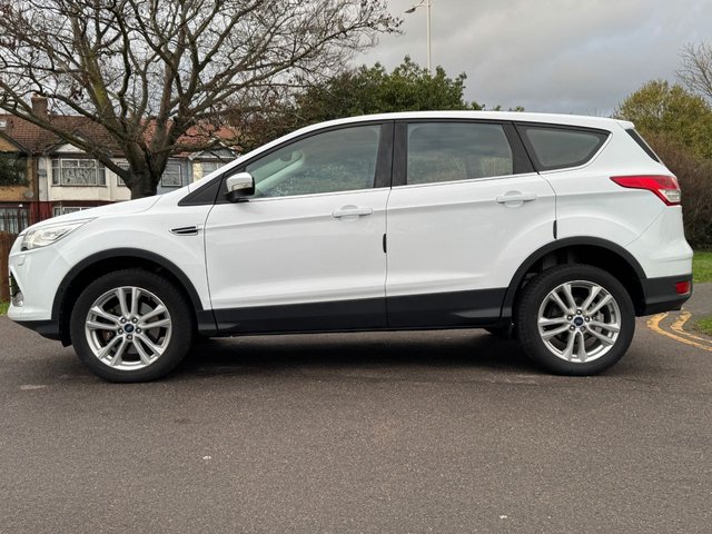 2015 FORD KUGA - Photo 5