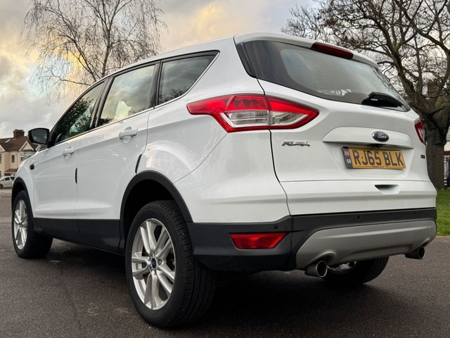 2015 FORD KUGA - Photo 6