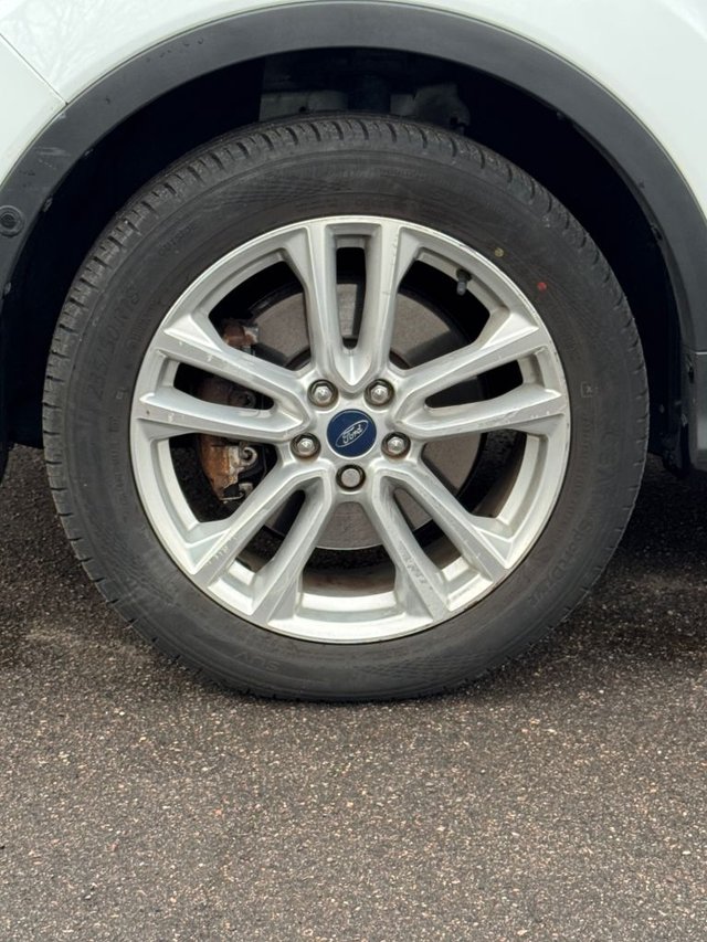 2015 FORD KUGA - Photo 12