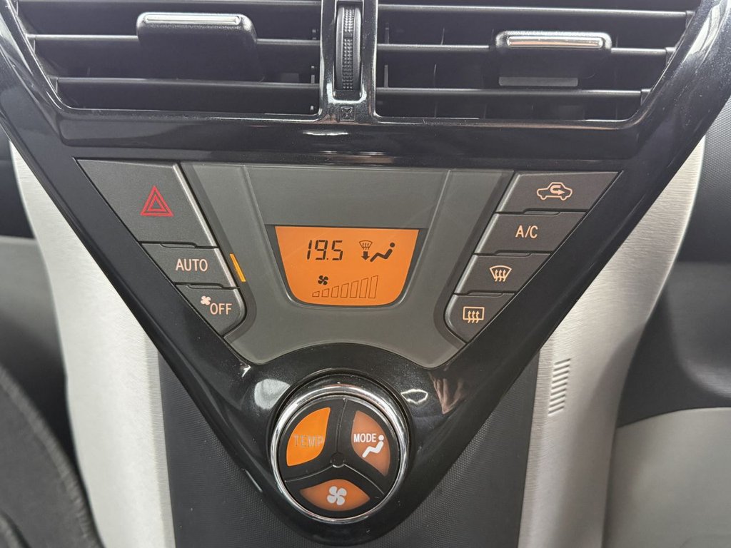 USED 2012 62 TOYOTA IQ 1.0 VVT-i 2 Hatchback 3dr Petrol Manual Euro 5 (68 ps) FULL HISTORY+HIGH SPECS