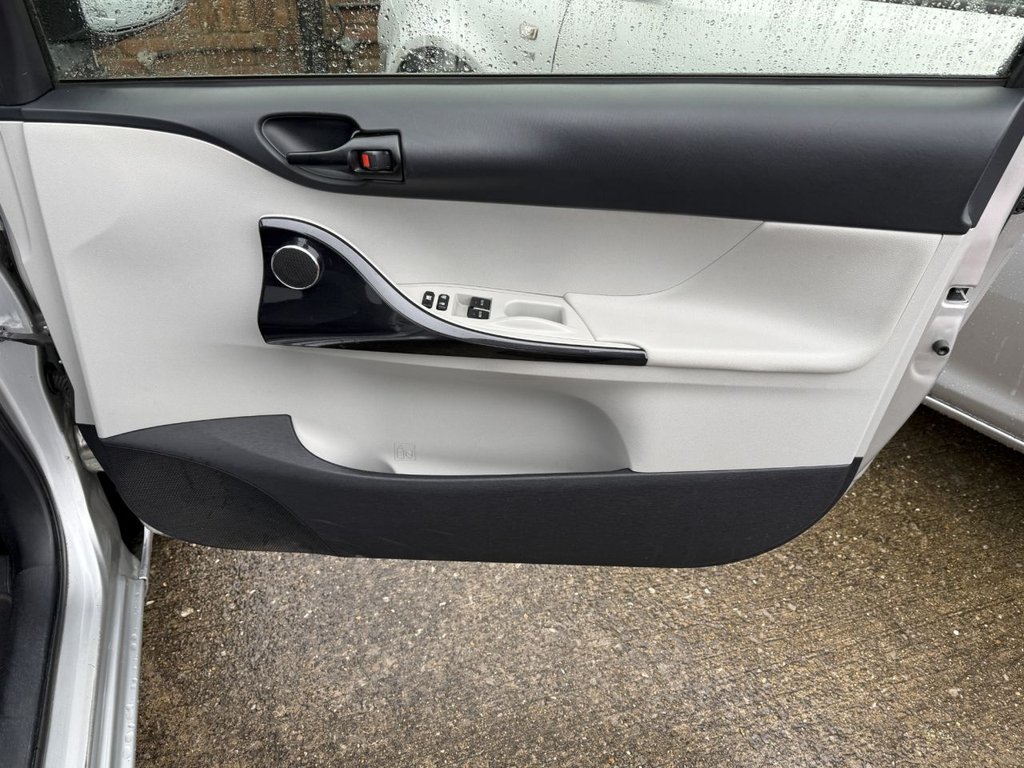 USED 2012 62 TOYOTA IQ 1.0 VVT-i 2 Hatchback 3dr Petrol Manual Euro 5 (68 ps) FULL HISTORY+HIGH SPECS