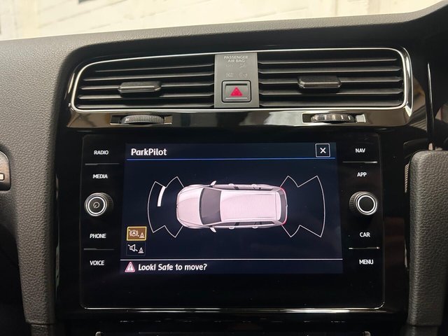 2018 Volkswagen Golf - Photo 9