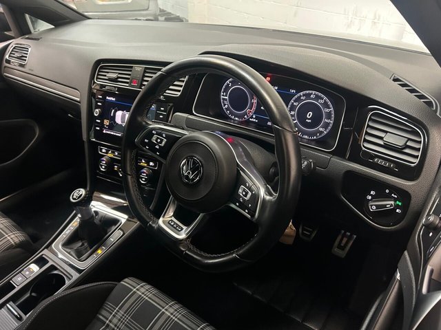 2018 Volkswagen Golf - Photo 12