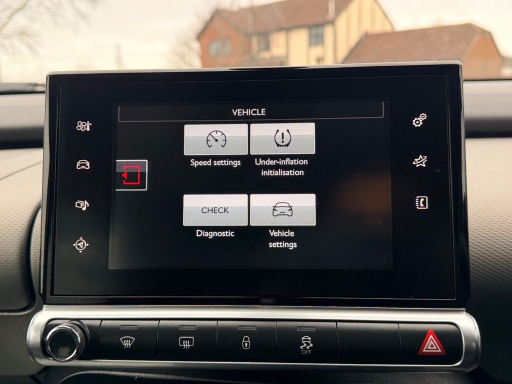 USED 2017 67 CITROEN C4 CACTUS 1.2 PureTech Flair Hatchback 5dr Petrol ETG5 Euro 6 (s/s) (82 ps) Camera|SatNav|R.F Sensors|Cruise|