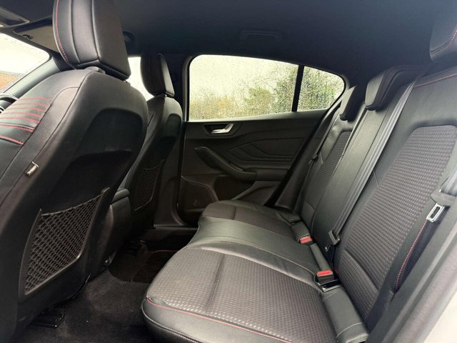 2019 Ford Focus - Photo 9