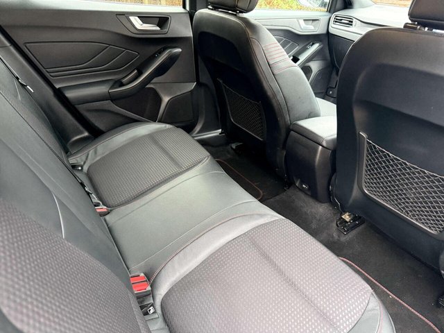 2019 Ford Focus - Photo 10