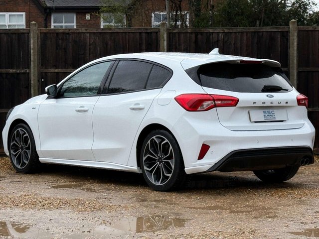 2019 Ford Focus - Photo 4