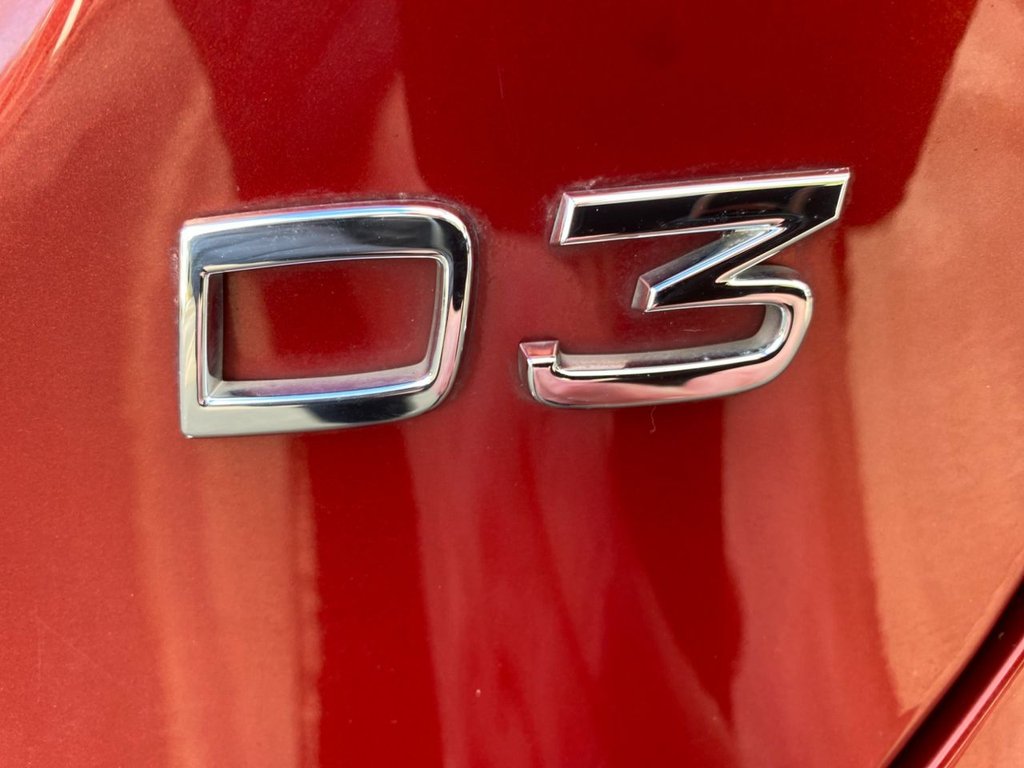 USED 2014 63 VOLVO V40 CROSS COUNTRY 2.0 D3 SE Hatchback 5dr Diesel Manual Euro 5 (s/s) (150 ps) WINTER PACK DAB REAR PARKING SENSOR