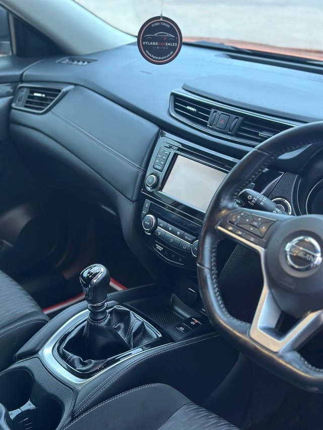 View our NISSAN X-TRAIL