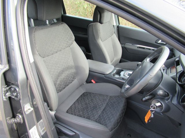 2014 PEUGEOT 3008 - Photo 4