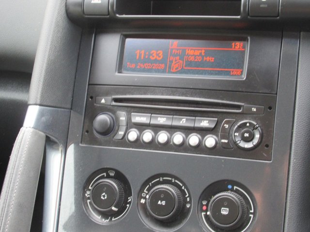 2014 PEUGEOT 3008 - Photo 8