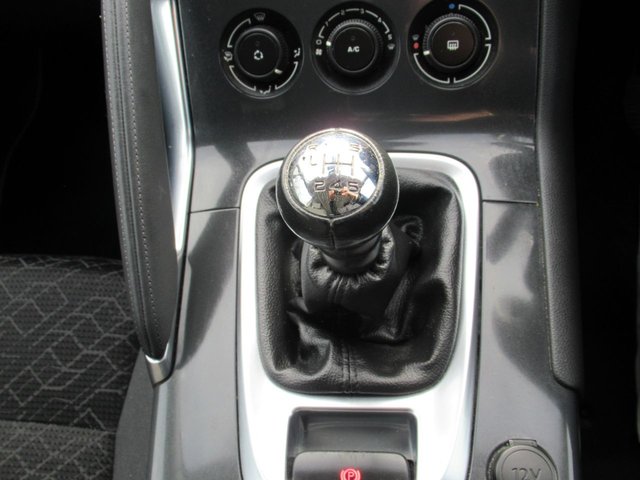 2014 PEUGEOT 3008 - Photo 12