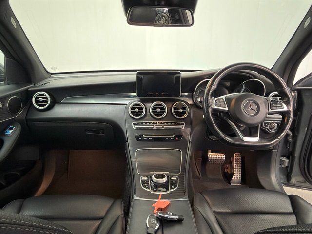 2018 Mercedes-Benz Glc 2L Amg Line 5dr - Photo 2