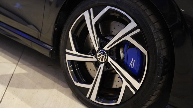 View our VOLKSWAGEN GOLF