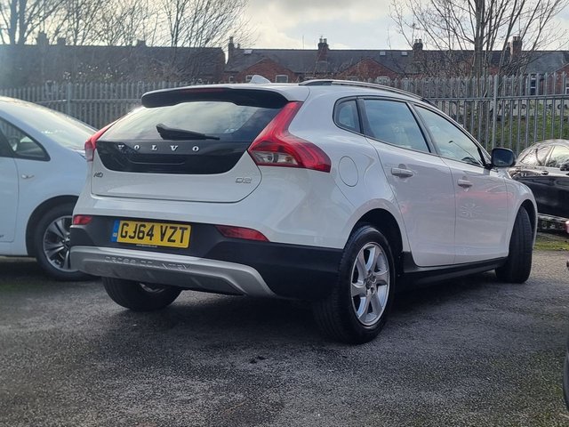 2014 VOLVO V40 CROSS COUNTRY 1.6 D2 SE Hatchback 5dr Diesel Manual Euro 5 (s/s) (115 ps) - Photo 9