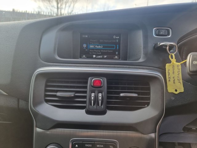 2014 VOLVO V40 CROSS COUNTRY 1.6 D2 SE Hatchback 5dr Diesel Manual Euro 5 (s/s) (115 ps) - Photo 12