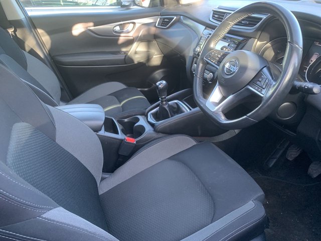2018 NISSAN QASHQAI 1.5 dCi N-Connecta SUV 5dr Diesel Manual Euro 6 (s/s) (115 ps) - Photo 7