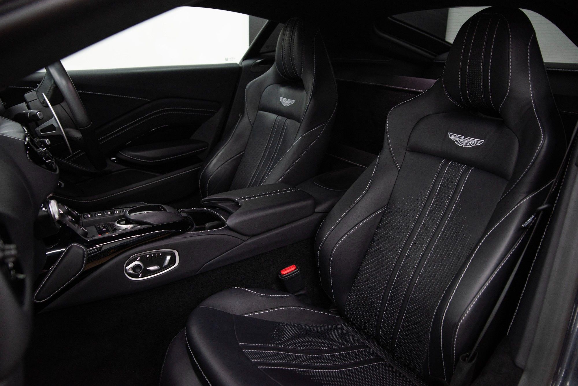 USED 2021 71 ASTON MARTIN VANTAGE 4.0 V8 Coupe  