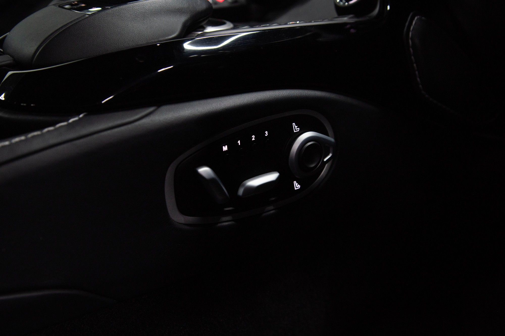 USED 2021 71 ASTON MARTIN VANTAGE 4.0 V8 Coupe  