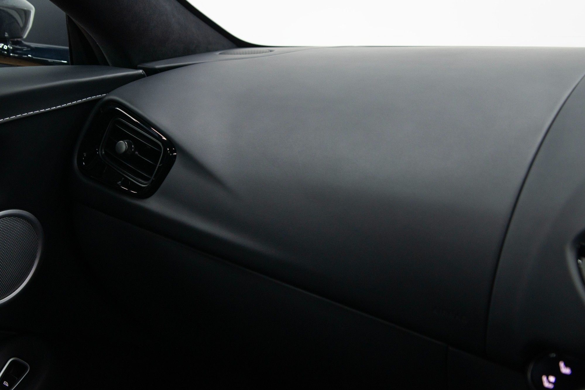 USED 2021 71 ASTON MARTIN VANTAGE 4.0 V8 Coupe  