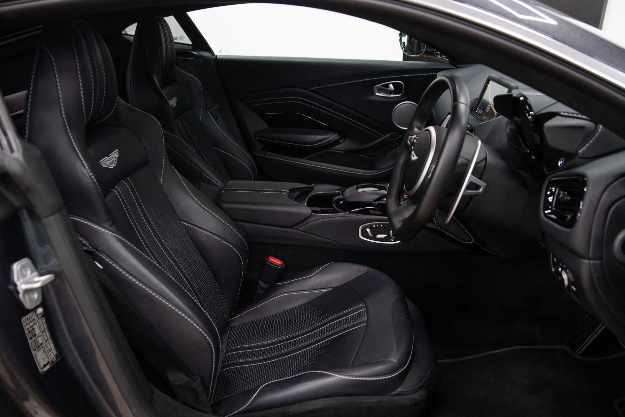 USED 2021 71 ASTON MARTIN VANTAGE 4.0 V8 Coupe  
