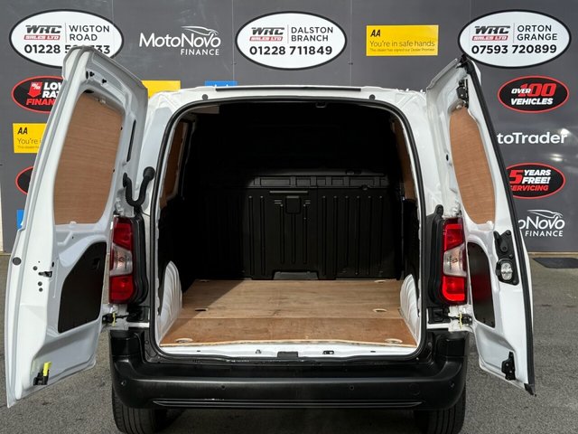 2021 Vauxhall Combo 1.5L Dynamic 4dr - Photo 8
