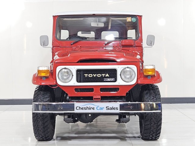View our TOYOTA LAND CRUISER