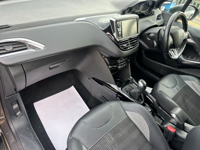 2017 PEUGEOT 2008 1.6 BlueHDi Allure SUV 5dr Diesel Manual Euro 6 (s/s) (100 ps) - Photo 12