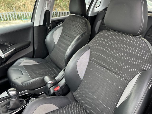 2017 PEUGEOT 2008 1.6 BlueHDi Allure SUV 5dr Diesel Manual Euro 6 (s/s) (100 ps) - Photo 8