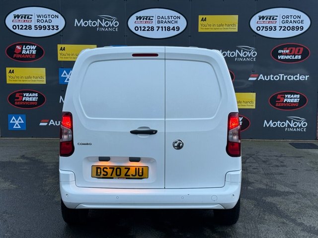 2020 Vauxhall Combo 1.6L Sportive 4dr - Photo 7