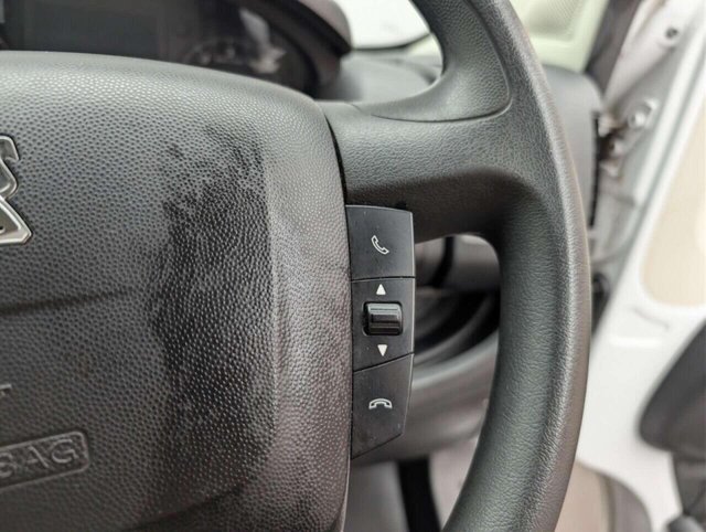 USED 2021 71 PEUGEOT BOXER 2.2 BlueHDi 333 Professional Panel Van 5dr Diesel Manual L1 H1 Euro 6 (s/s) (120 ps) NAVIGATION+CRUISE CONTROL CLICK & COLLECT/HOME DELIVERY