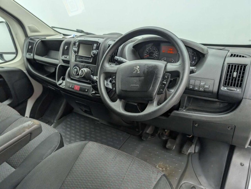 Used 2021 71 PEUGEOT BOXER 2.2 BlueHDi 333 Professional Panel Van 5dr Diesel Manual L1 H1 Euro 6 (s/s) (120 ps) NAVIGATION+CRUISE CONTROL CLICK & COLLECT/HOME DELIVERY